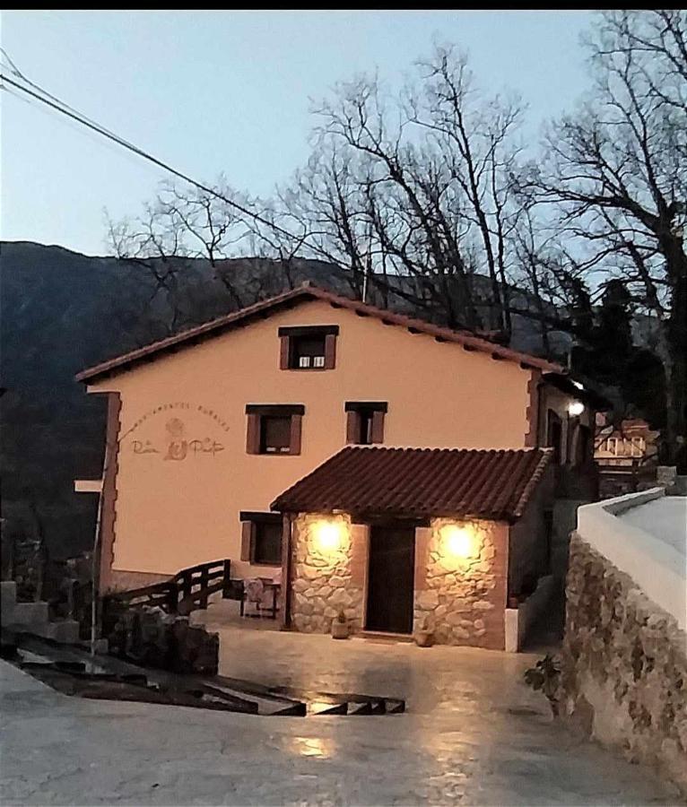 Apartamentos La Rosa Y El Pastor Guijo de Santa Bárbara Rom bilde