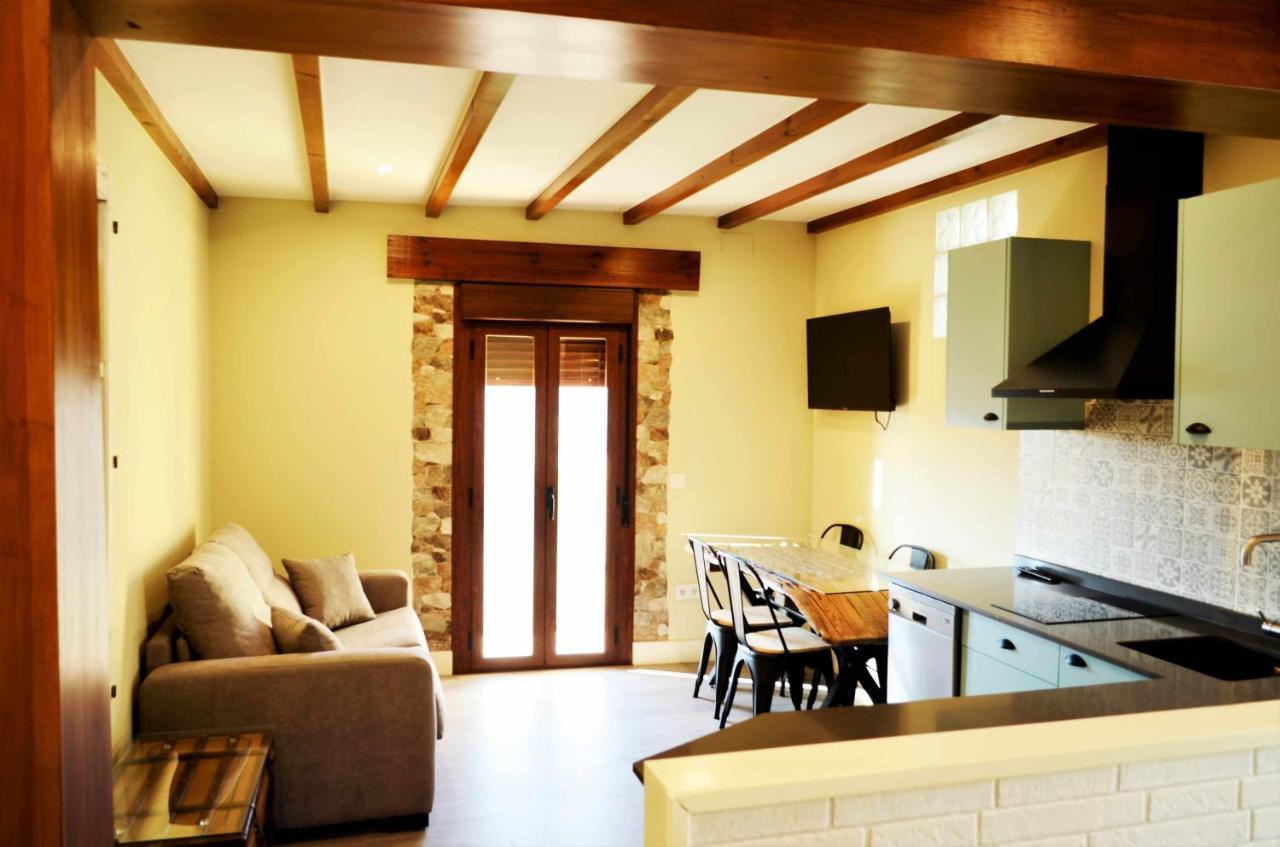 Apartamentos La Rosa Y El Pastor Guijo de Santa Bárbara Rom bilde