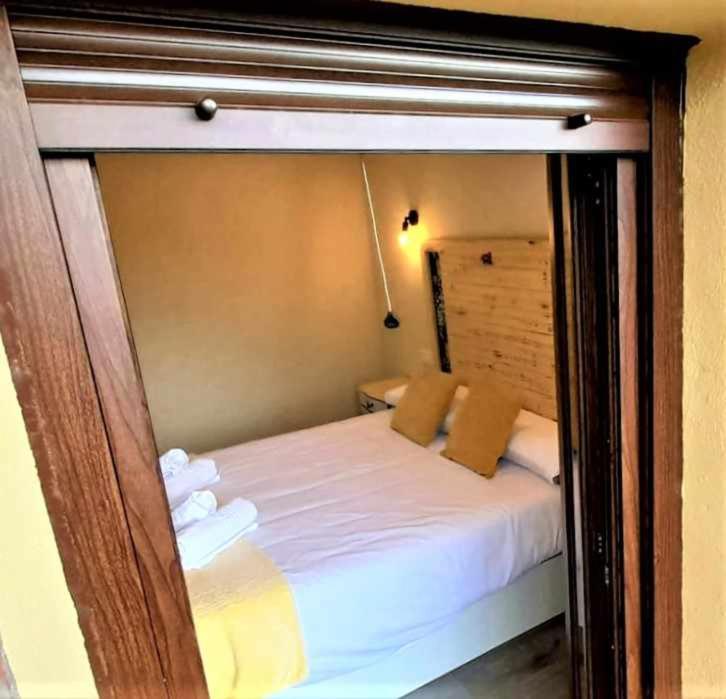 Apartamentos La Rosa Y El Pastor Guijo de Santa Bárbara Eksteriør bilde